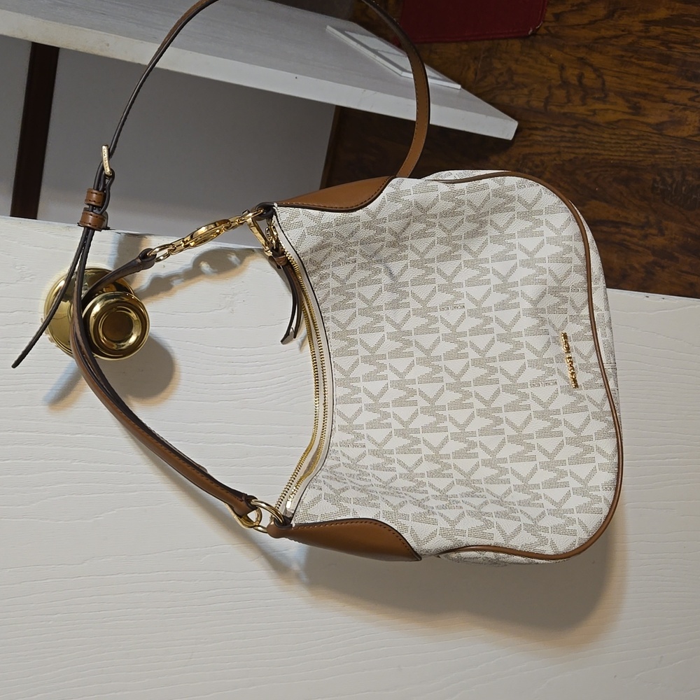 Michael Kors Convertible bag